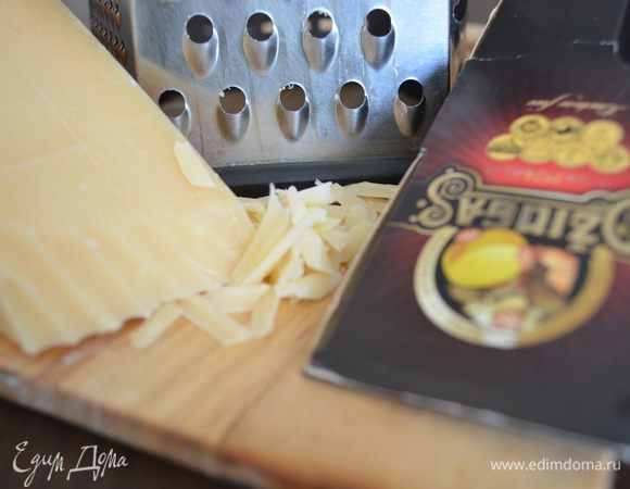 Пасту отварить в большом количестве соленой воды. 
