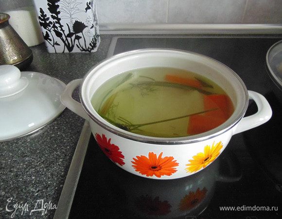 Сварить бульон. Я предпочитаю овощной!