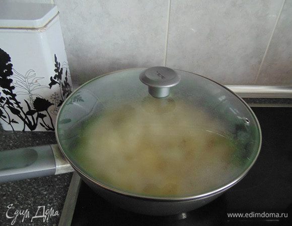 Накрыть крышкой и дать настояться 5 минут!