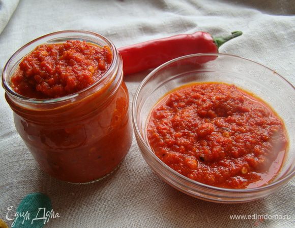 Раскладываем по баночкам, храним в холодильнике, довольно долго!