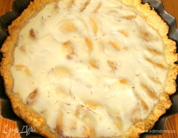 Достаньте пирог из духовки.