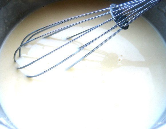 Чтобы не было комочков,я слегка взбила венчиком.