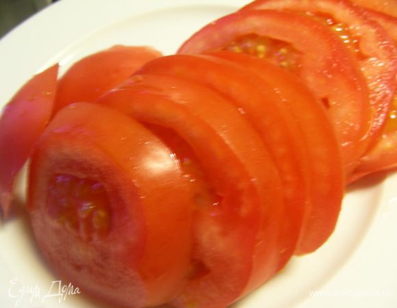 Помидоры режем кружочками. 
