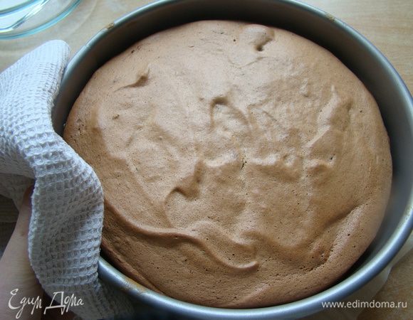 Обязательно переворачивать после выпекания.