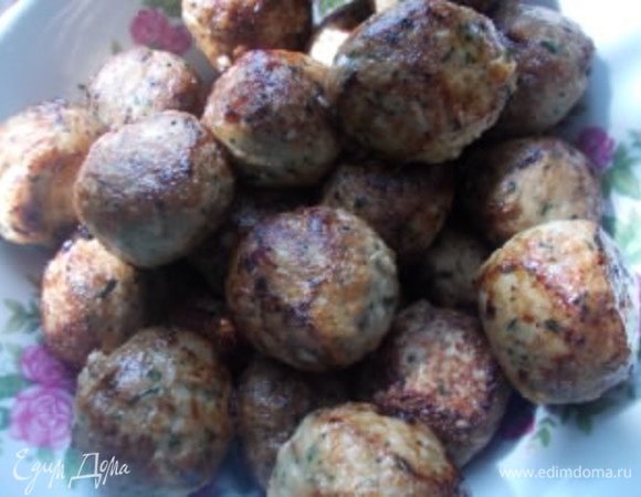 Обжариваем их со всех сторон, на масле без запаха.