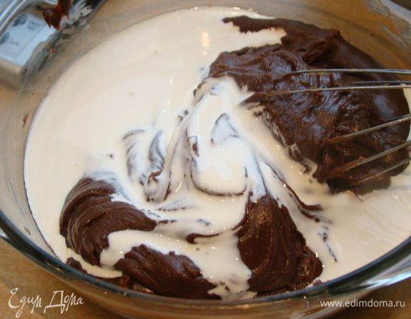 Смешиваем со сливками, ставим в холодильник до дальнейшего использования.