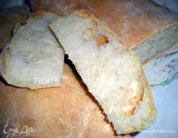 Если постучать по готовой чиабатте, она будет издавать глухой звук. Делала по этому рецепту и без оливок, получается более дырчатая.