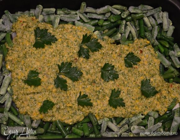 Рыбное филе смазать кукурузным соусом и запекать при температуре ~180-190°С ~20-25 минут.