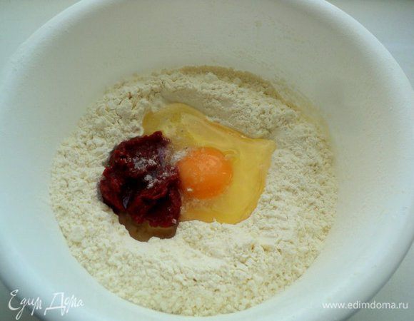 Для пасты красного цвета, вместо шпинатного пюре добавить ст.ложку томатной пасты 