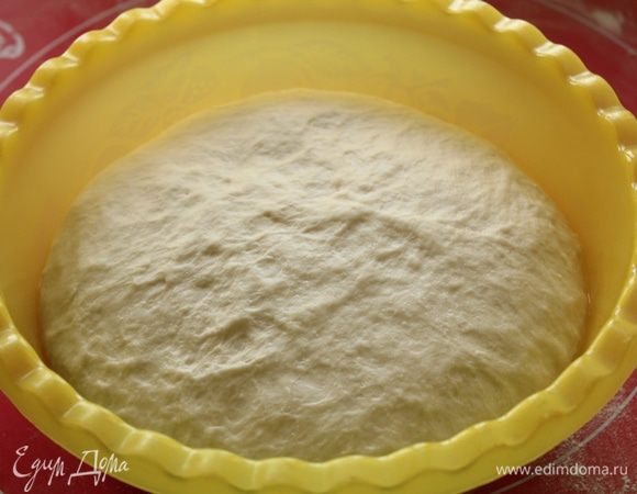 Получается пышное, нежное тесто.