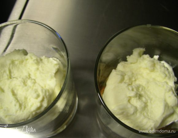 Затем половину мусса.
