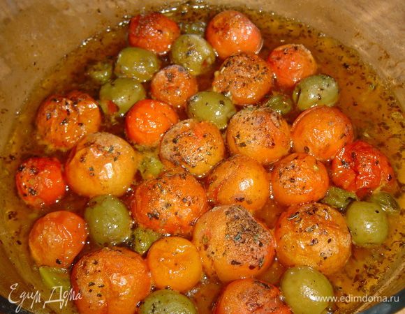 а затем отправляем в духовку и запекаем при температуре 180 гр. до готовности помидор (когда они пустят сок), минут 15.