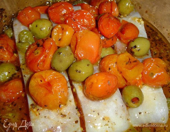 сверху ложкой кладем томатно-оливковую смесь.