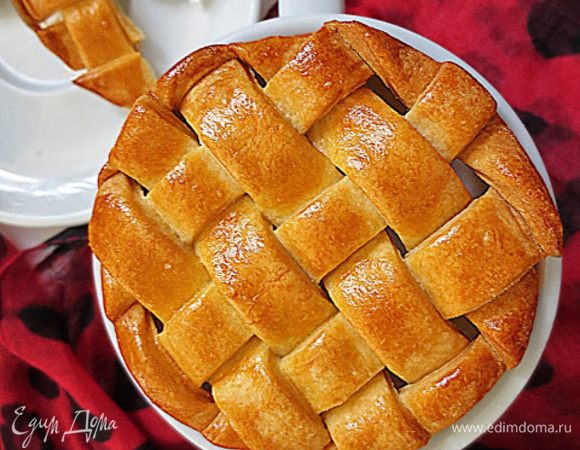 Выпекать при температуре 190 градусов до образования золотистого цвета.