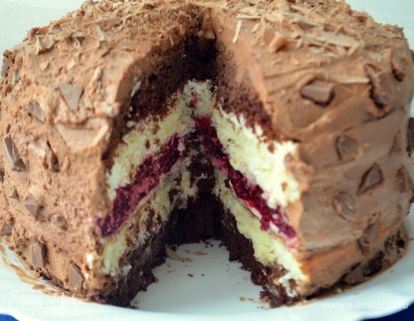 При желании еще можно оформить глазурью: 150 мл жирных сливок и 150 г шоколада растопить, но я не стала!