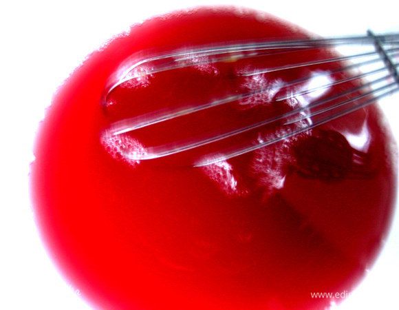 Перемешиваем, чтобы всё растворилось.