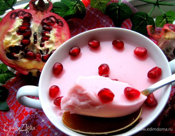 Я не стала переворачивать формочку верх дном, а просто наслаждалась по ложечке прямо из чашки)))