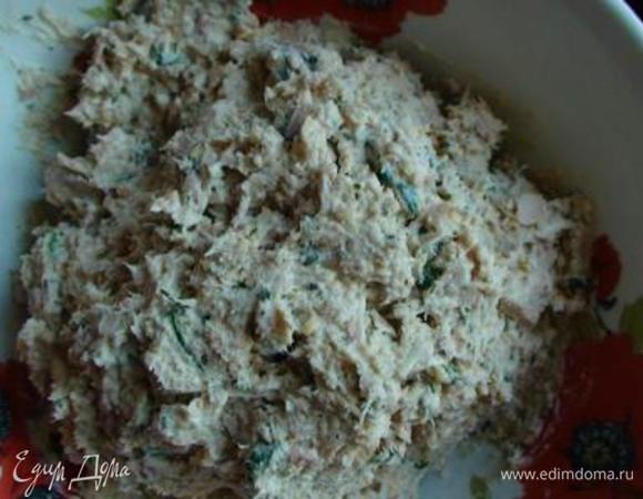 Добавить рикотту, пармезан, яйцо, петрушку, соль, перец, 2 ложки сухарей. Все перемешать.