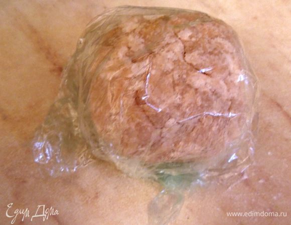 Замесить наше тесто и оставить примерно на пол часа. 