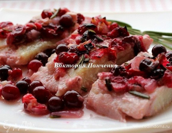 Идеальный гарнир для такой рыбы - рис либо кус-кус. Приятного аппетита!!!