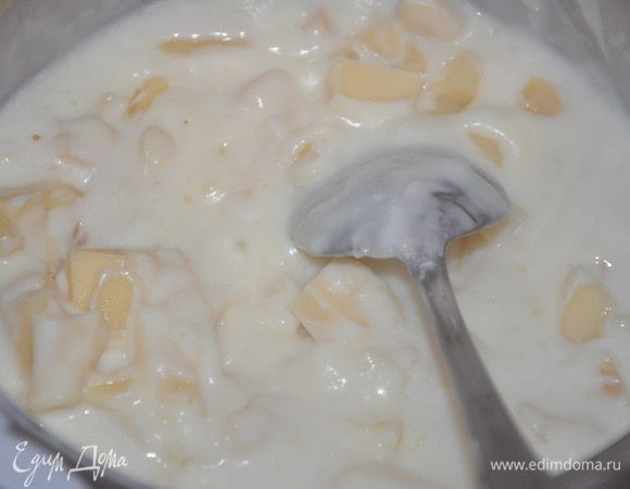 Добавить сыр, перемешать. Здесь можете дождаться, чтобы  сыр полностью расплавился, а можете не расплавлять до конца, как я, по вкусу