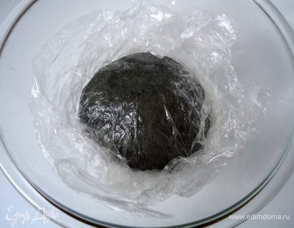 накрыть пленкой и оставить для брожения на 1-1,5 часа.

