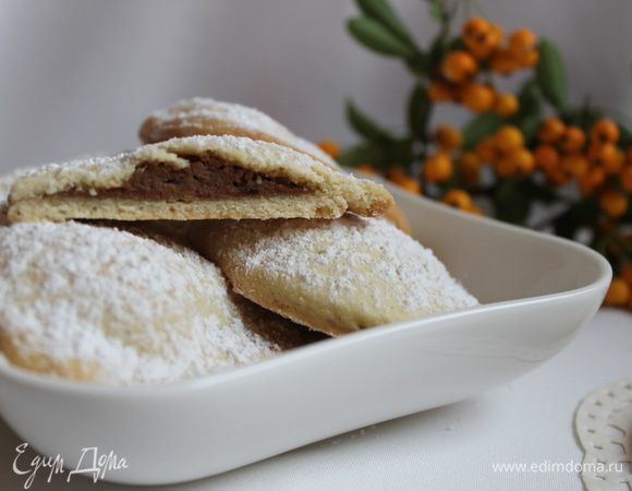 Можно сверху посыпать сахарной пудрой.