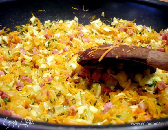 Оставим начинку остывать.