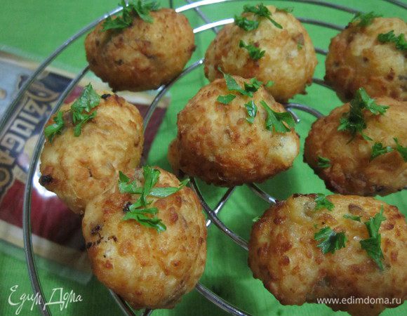 Подсушить и посыпать зеленью петрушки. Приятного аппетита!