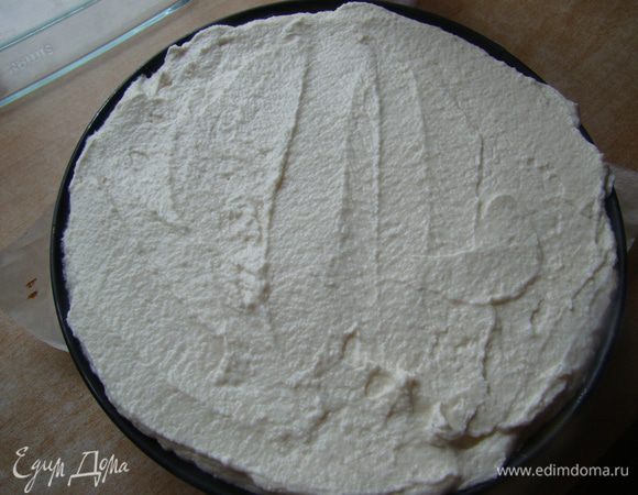 Выкладываем массу на суфле, ставим в холод часа на 3-4.