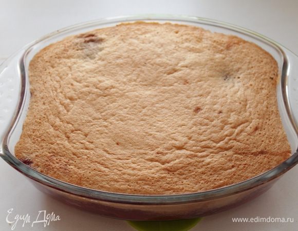 Выпекайте 30-40 минут до сухой зубочистки. 