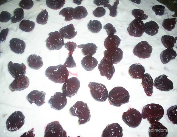 ...половину вишен...