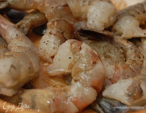 И замариновать в смеси соли, перца и лимонного сока на 5-7 минут. 