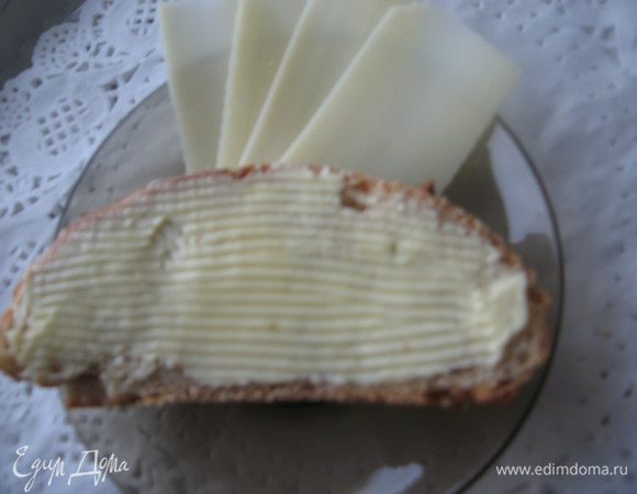 Очень вкусно кушать со сливочным маслом и сыром.