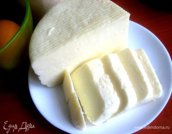 У меня сыр был творожный,но он не так хорошо плавится,как обычный)))