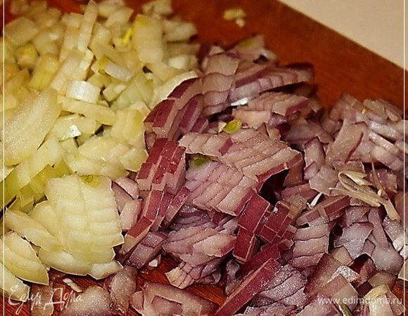 Лучок помельче. Для пассеровки.

