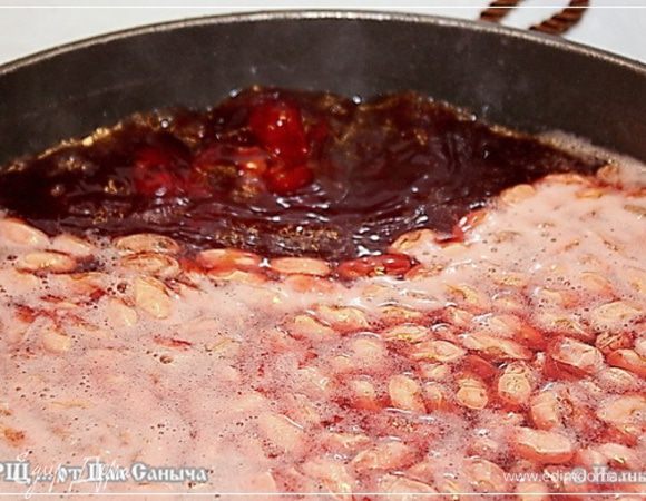 Даем немного покипеть. Буквально минуты три.