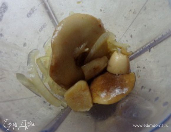 Маринованные белые грибы перемолоть в блендере