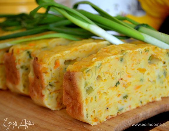 Достать хлеб, оставить еще на 10-15 минут в форме, а затем достать. 
