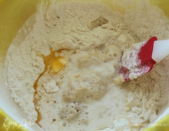 активированные дрожжи, растопленное масло.