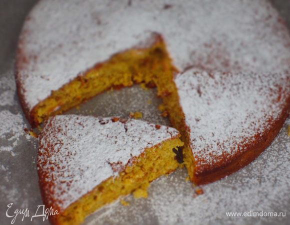 Пирог oстудить на решётке и посыпать сахарной пудрой. Приятного аппетита:)