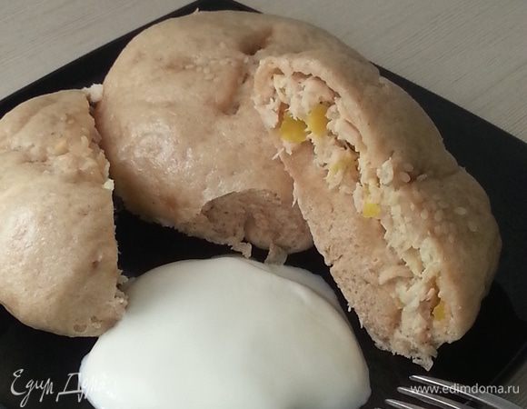 Подавать обязательно со сметаной...