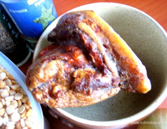 Вместо копчёных косточек можно взять для навара кусочек копчёной свининки.