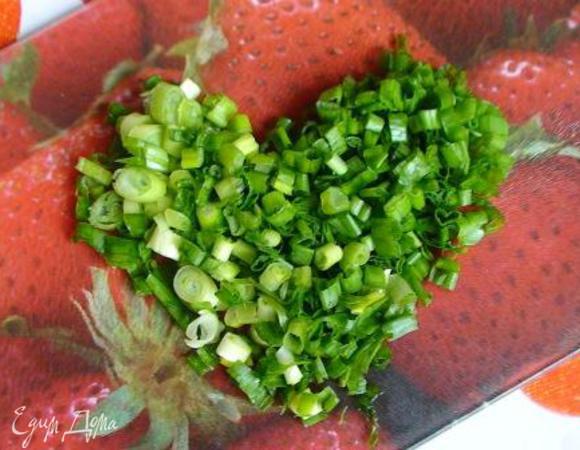 Зеленый лук измельчить.