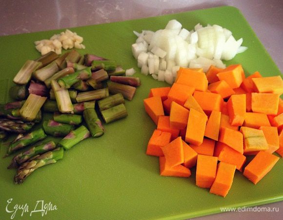 Шинкуем овощи ....