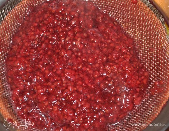 Протереть через сито. 