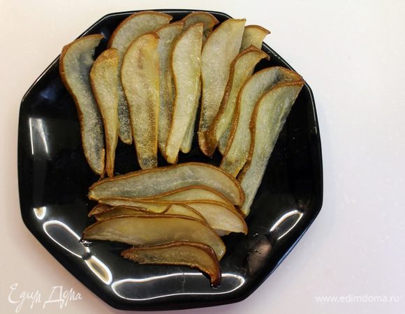   Готовить в течение 15-20 минут или до золотистого цвета. Выньте из духовки. Хранить в тепле.