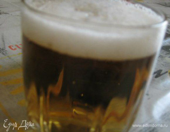 Добавить пиво, готовить 10 минут на среднем огне. Пиво до конца не должно выпариться.