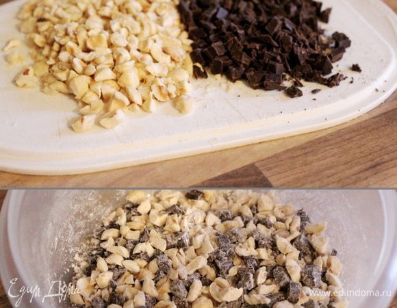 Пока выпекается шоколадная основа, можно подготовить меренгу. Орехи и шоколад порубить и смешать с крахмалом.