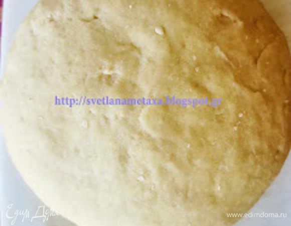 Замешиваем тесто,накрываем и оставляем в теплом месте на 2 часа. Тесто должно увеличиться вдвое.